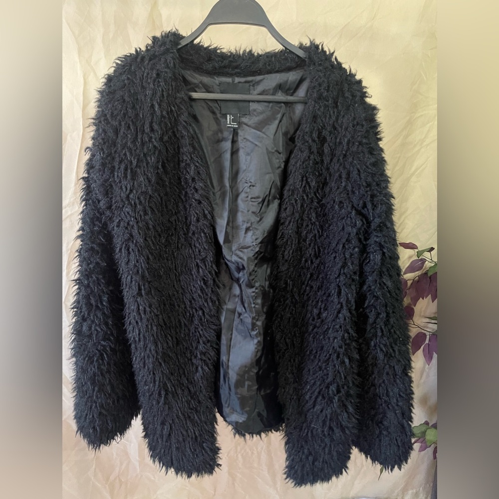 Coat shaggy/fuzzy